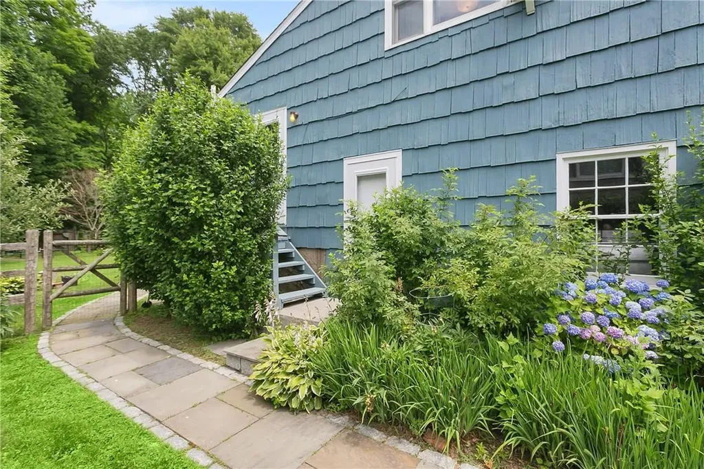452 Rosedale Avenue White Plains NY 10605