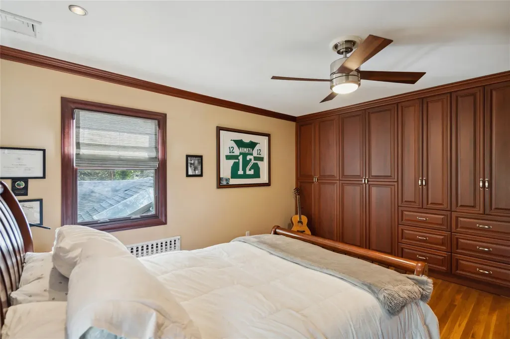 46 Wensley Drive Great Neck NY 11021