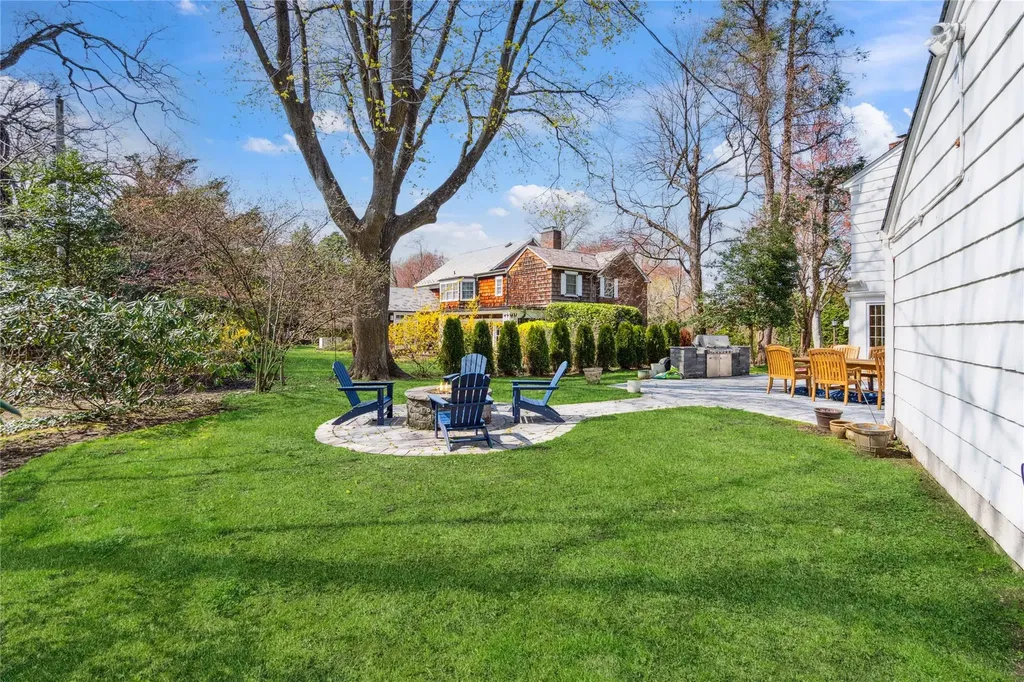 46 Wensley Drive Great Neck NY 11021