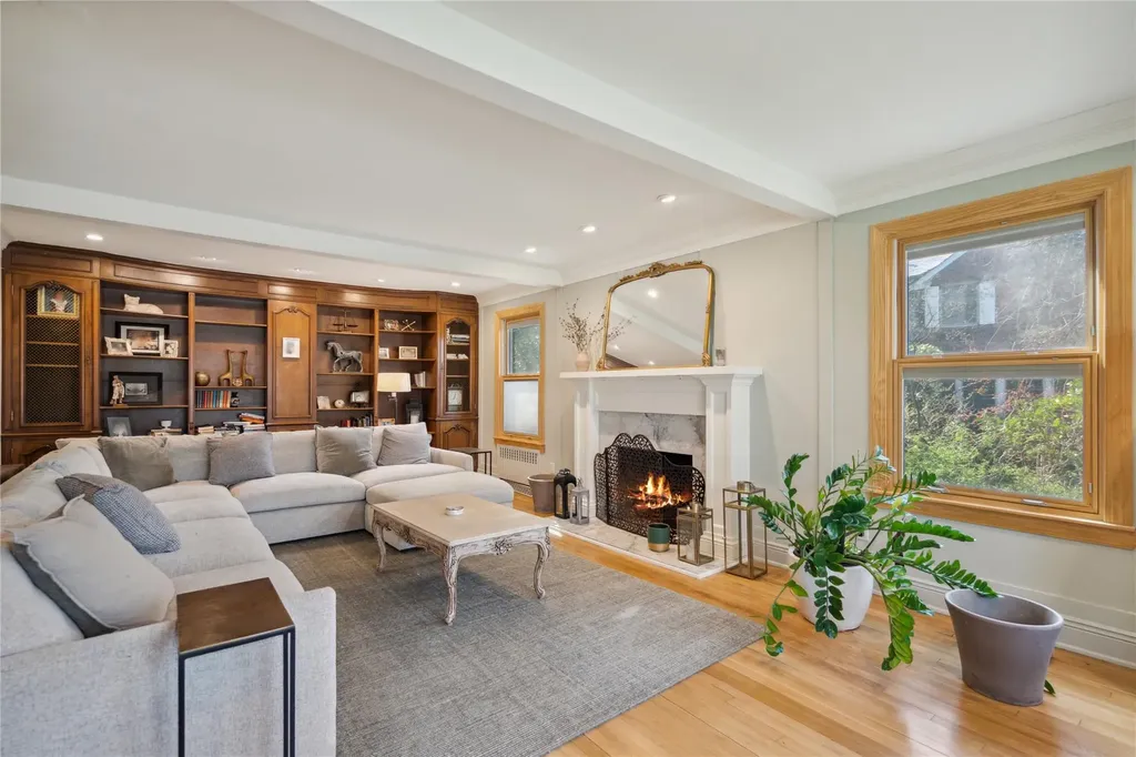46 Wensley Drive Great Neck NY 11021