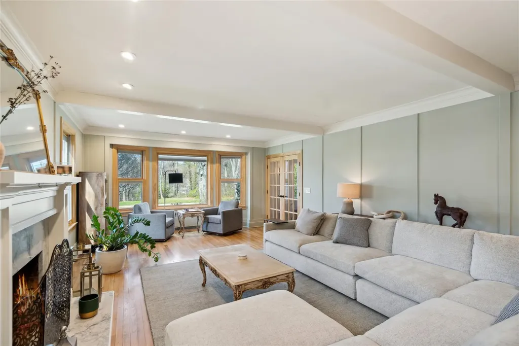 46 Wensley Drive Great Neck NY 11021