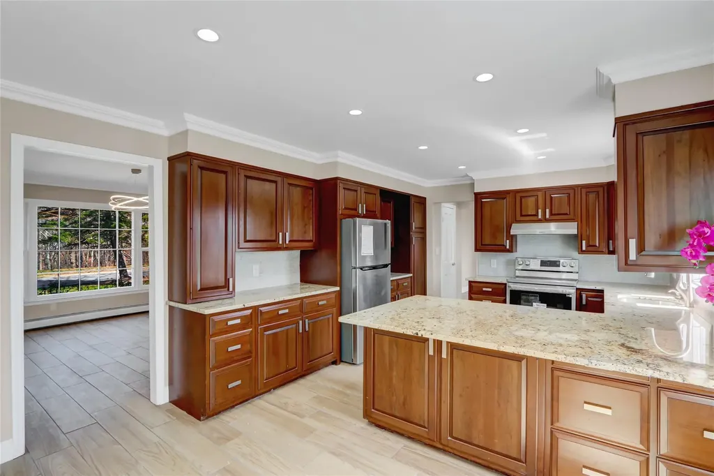 39 Glenrich Drive Saint James NY 11780