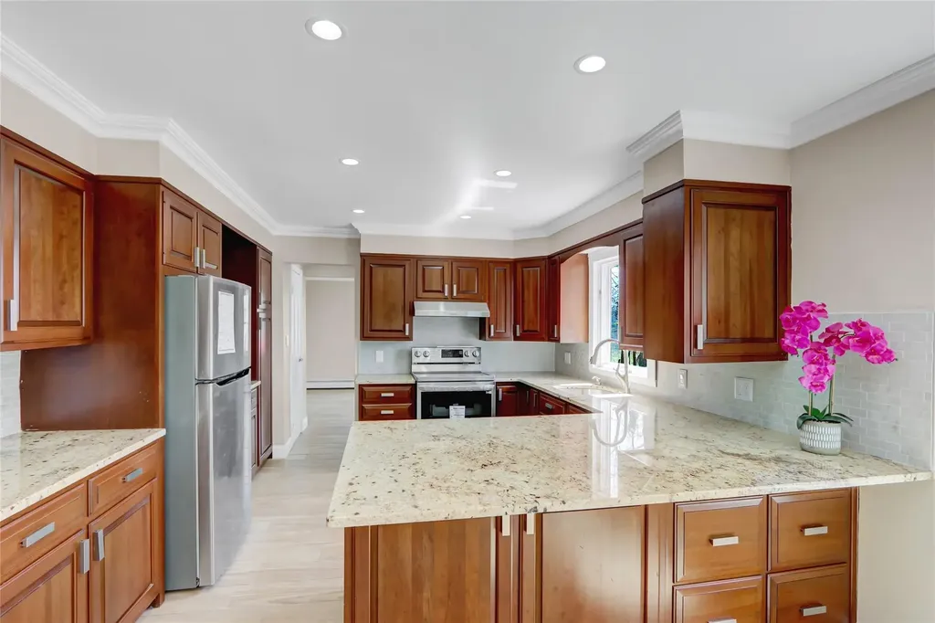 39 Glenrich Drive Saint James NY 11780