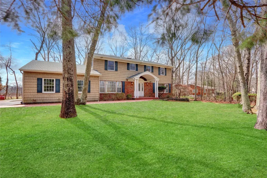 39 Glenrich Drive Saint James NY 11780
