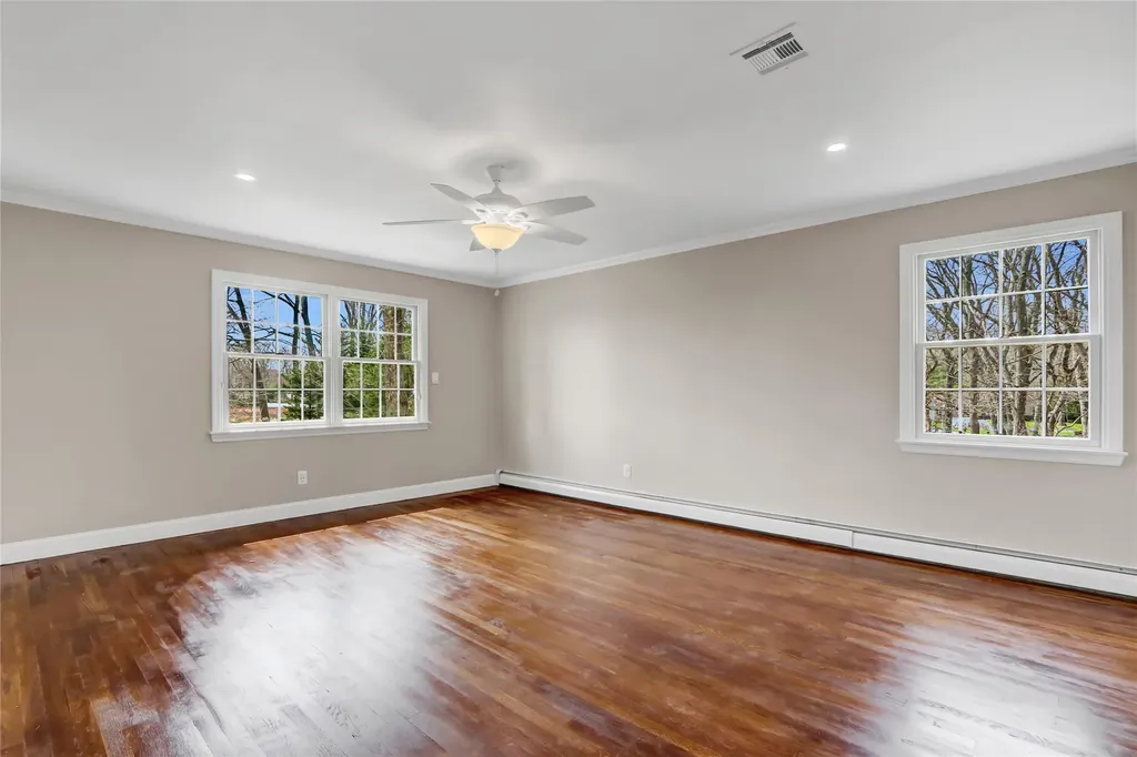 39 Glenrich Drive Saint James NY 11780