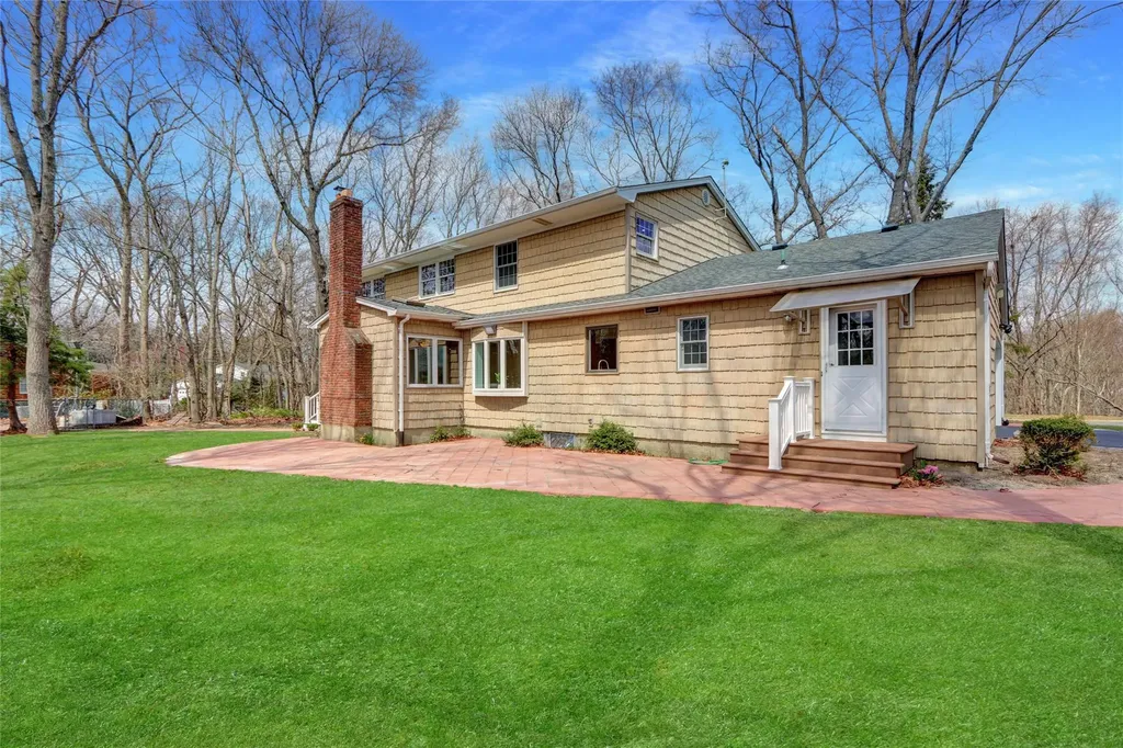 39 Glenrich Drive Saint James NY 11780