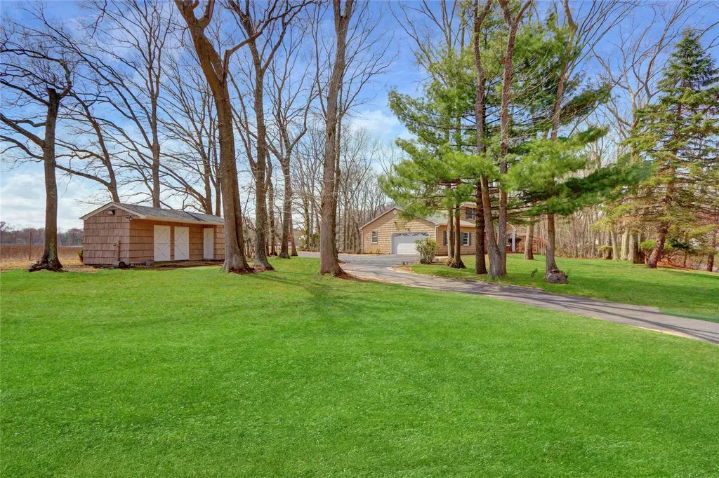 39 Glenrich Drive Saint James NY 11780