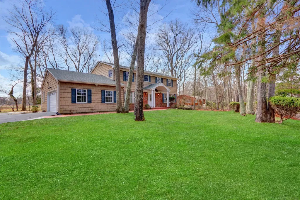 39 Glenrich Drive Saint James NY 11780