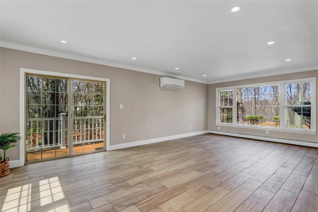 39 Glenrich Drive Saint James NY 11780