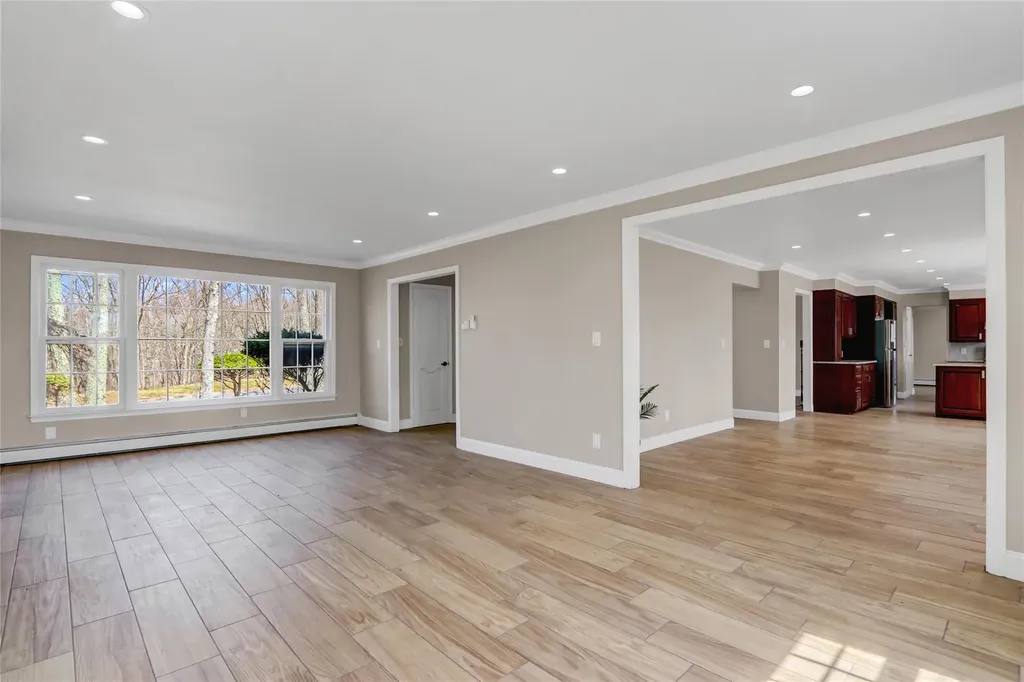 39 Glenrich Drive Saint James NY 11780