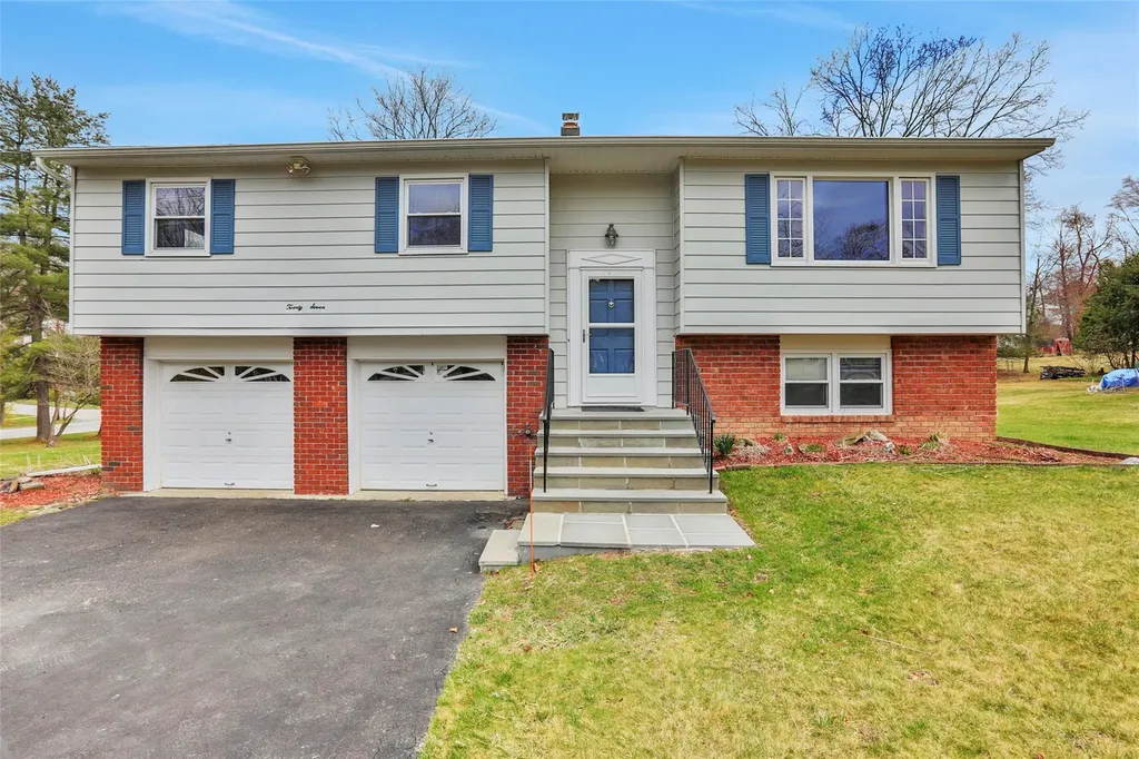 27 Kimball Drive Poughkeepsie NY 12603
