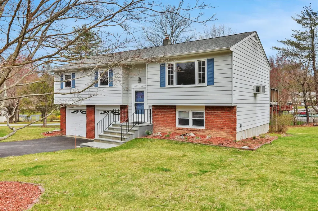 27 Kimball Drive Poughkeepsie NY 12603
