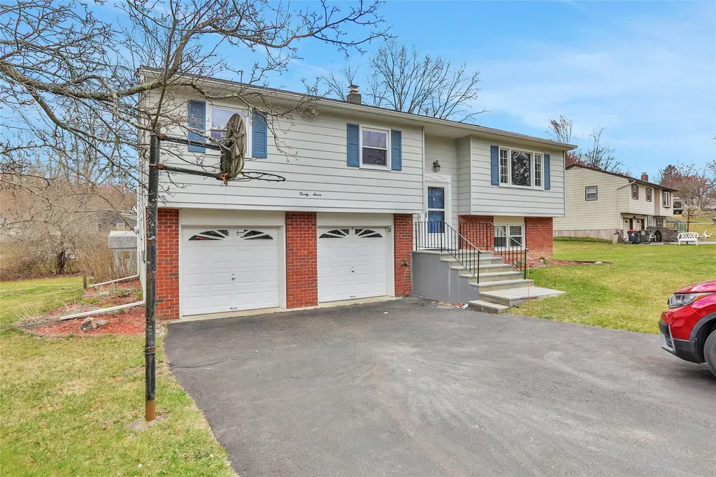 27 Kimball Drive Poughkeepsie NY 12603