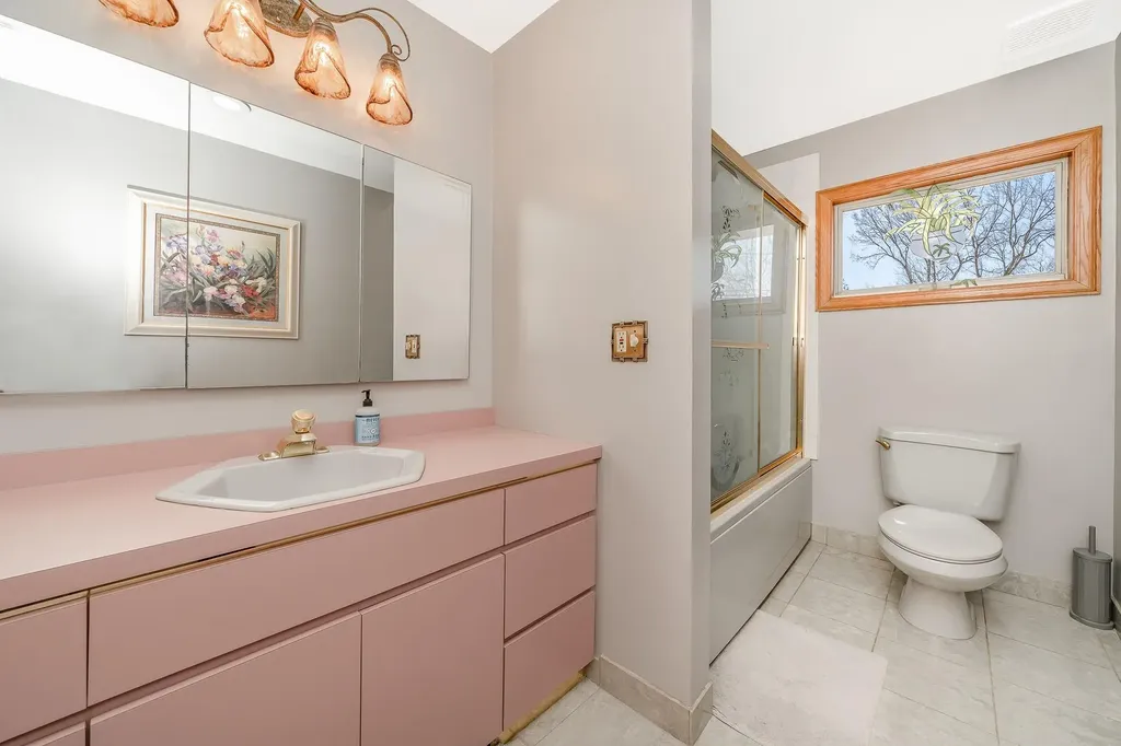 2098 Bit Path Seaford NY 11783
