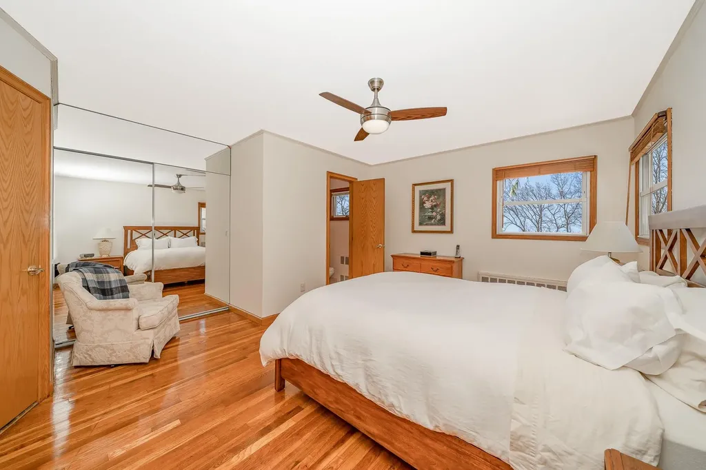 2098 Bit Path Seaford NY 11783