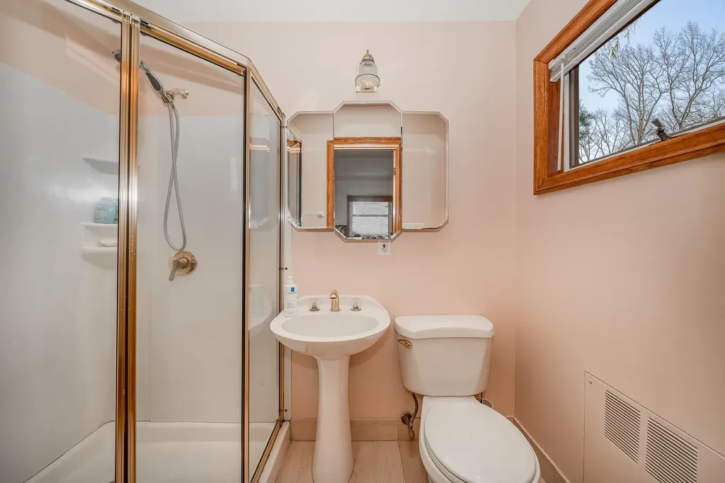 2098 Bit Path Seaford NY 11783