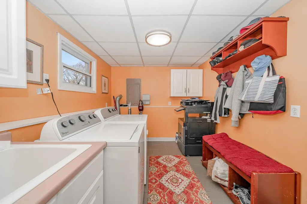 2098 Bit Path Seaford NY 11783
