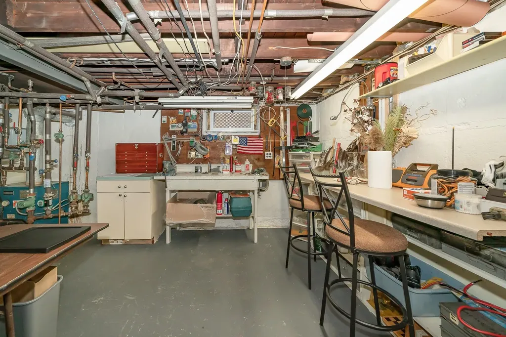 2098 Bit Path Seaford NY 11783