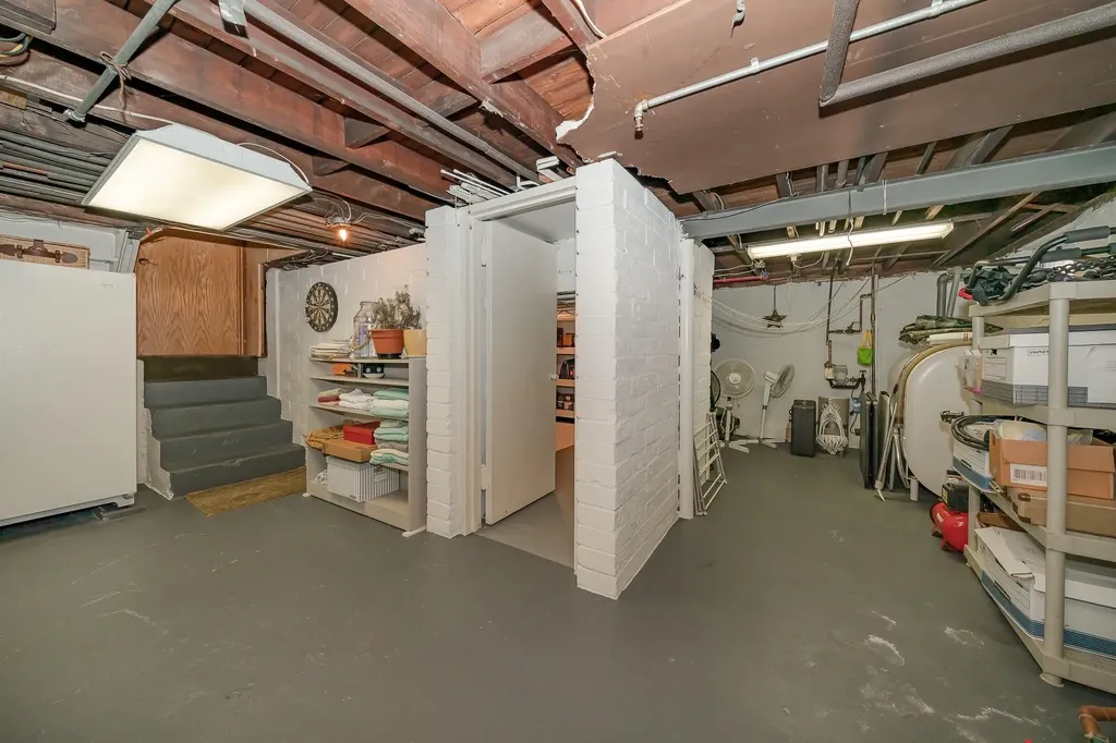 2098 Bit Path Seaford NY 11783