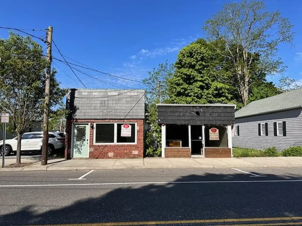 12 + 14 Broadway Rocky Point NY 11778