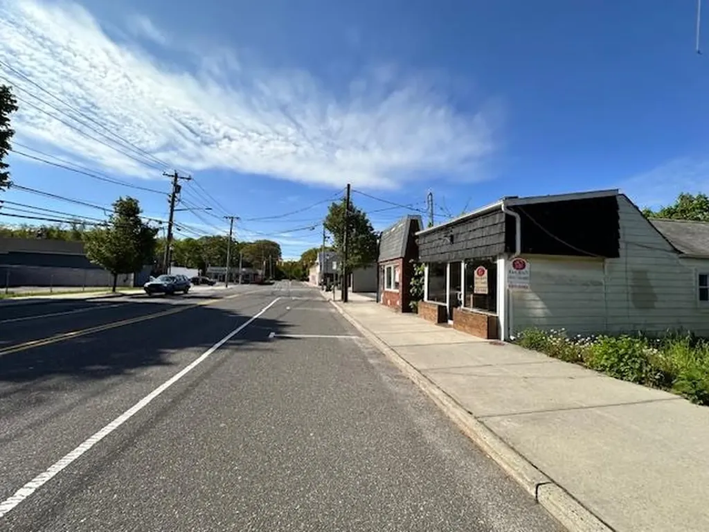 12 + 14 Broadway Rocky Point NY 11778