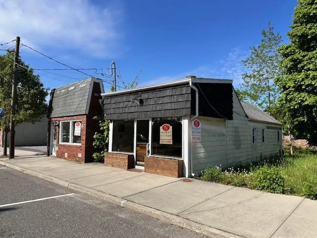 12 + 14 Broadway Rocky Point NY 11778