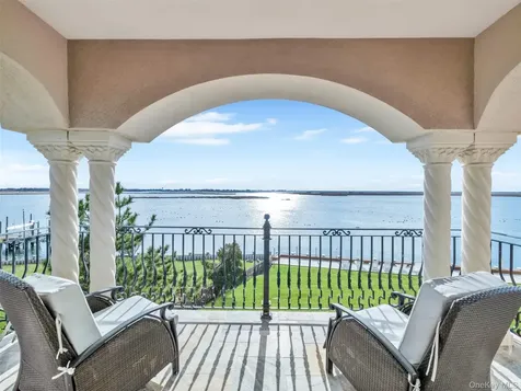 1101 Harbor Road Hewlett NY 11557