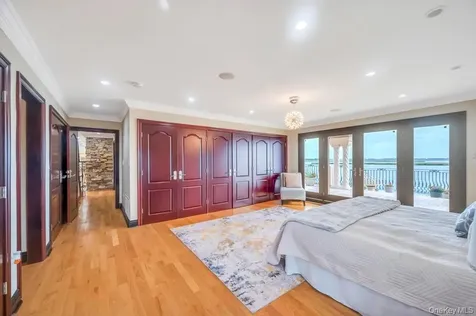 1101 Harbor Road Hewlett NY 11557