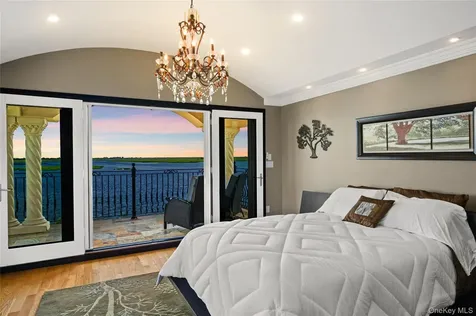 1101 Harbor Road Hewlett NY 11557