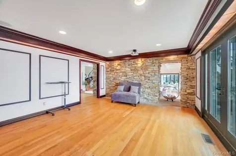 1101 Harbor Road Hewlett NY 11557