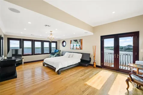 1101 Harbor Road Hewlett NY 11557