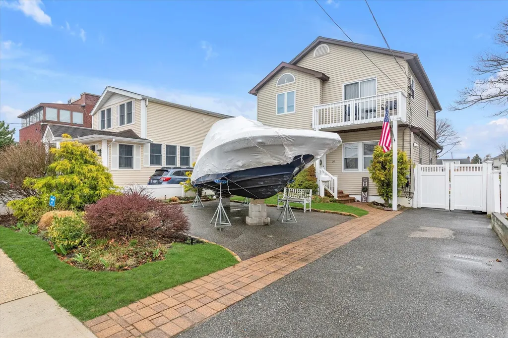 20 Beverly Road Wantagh NY 11793