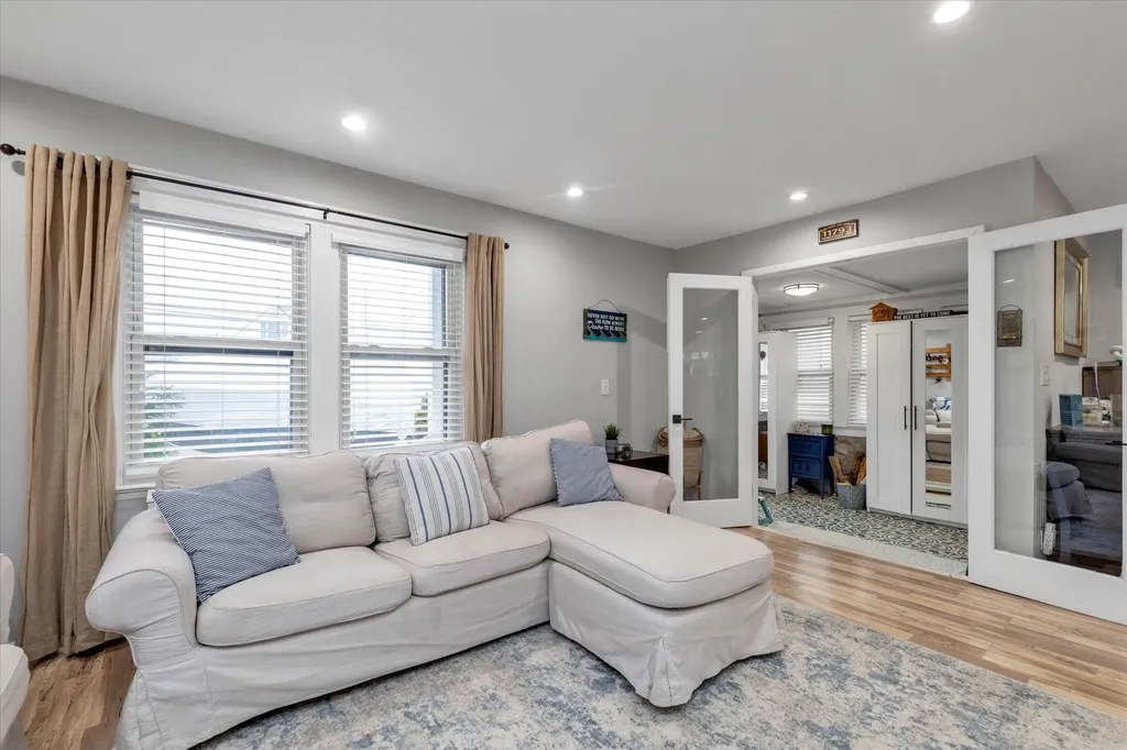 20 Beverly Road Wantagh NY 11793