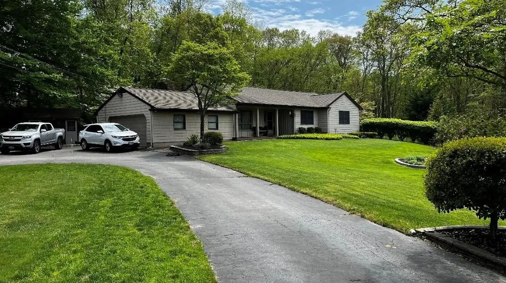 1 Peach Street Wading River NY 11792