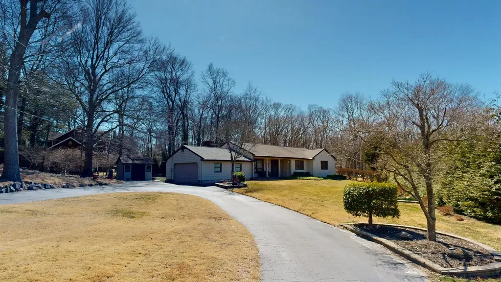 1 Peach Street Wading River NY 11792