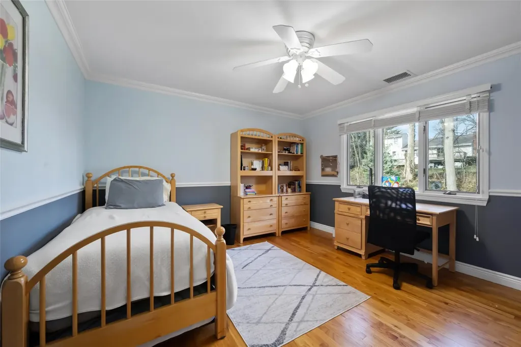 131 Barton Road White Plains NY 10605