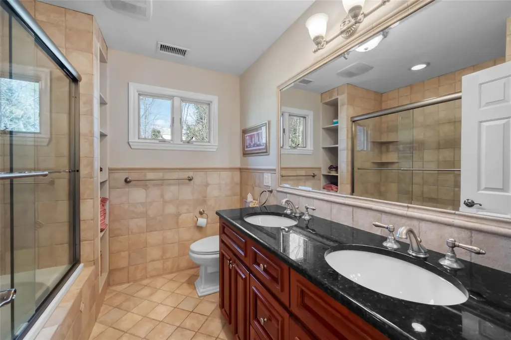 131 Barton Road White Plains NY 10605