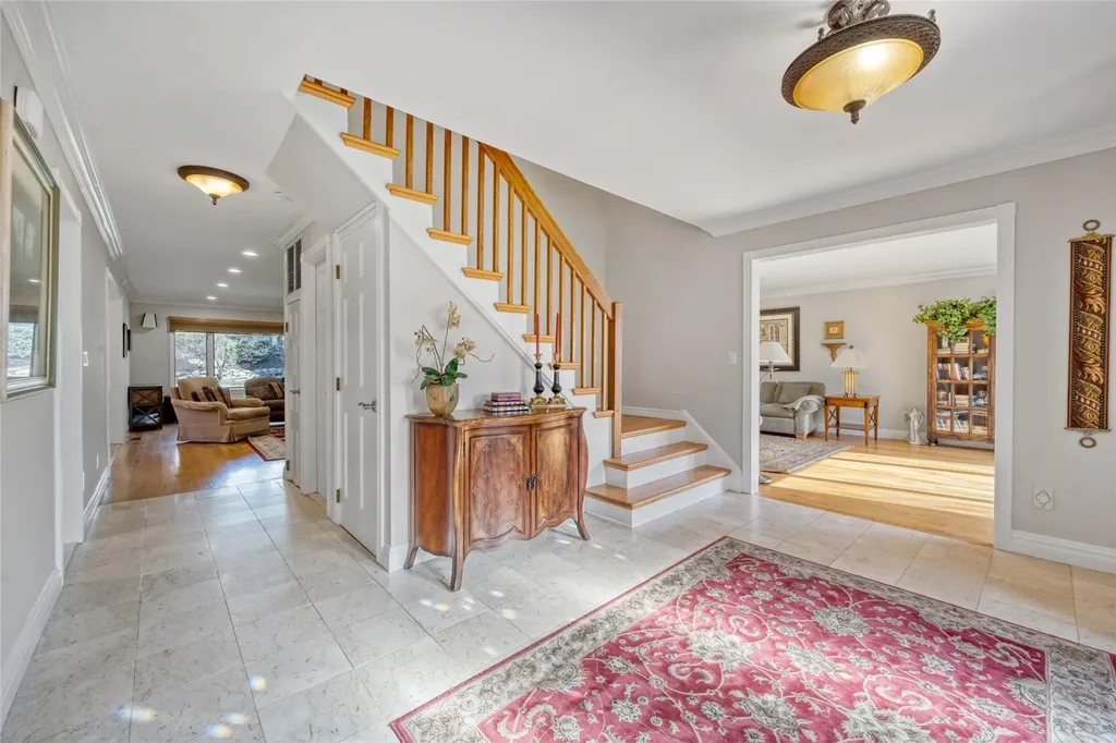 131 Barton Road White Plains NY 10605