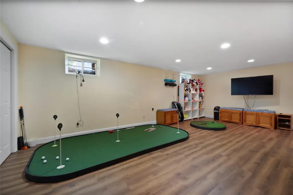 131 Barton Road White Plains NY 10605