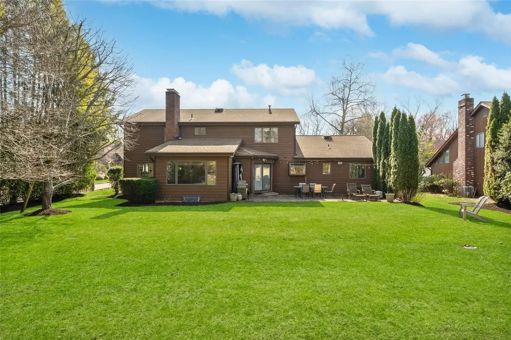 131 Barton Road White Plains NY 10605