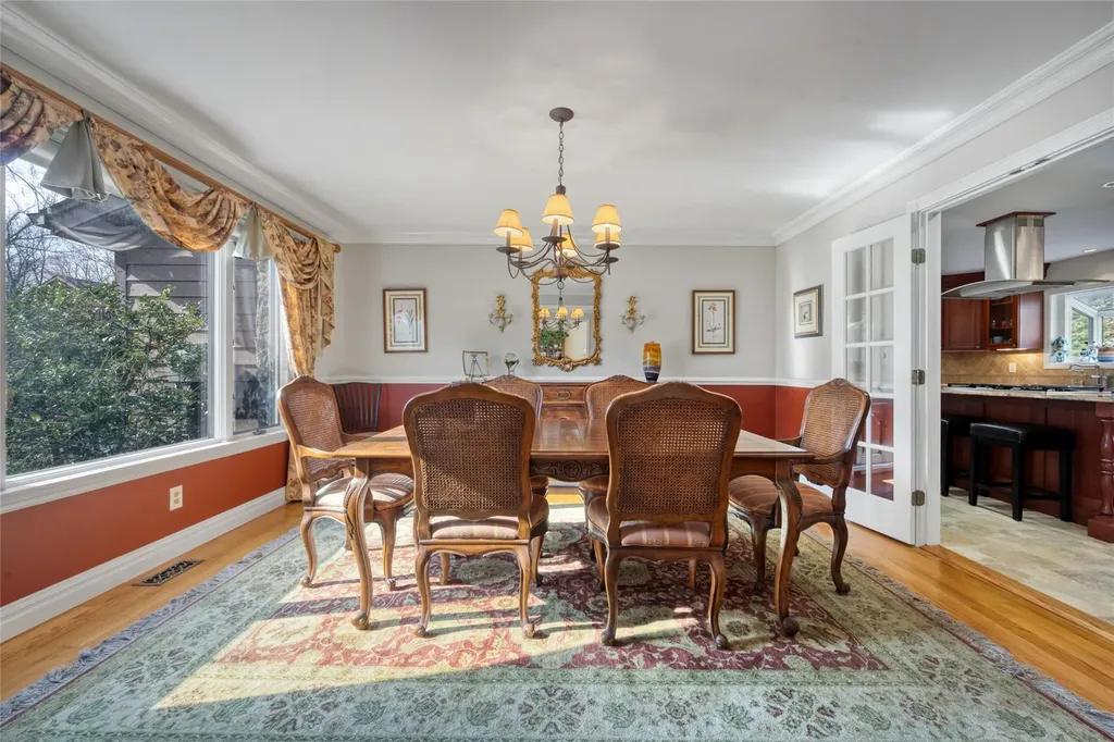 131 Barton Road White Plains NY 10605