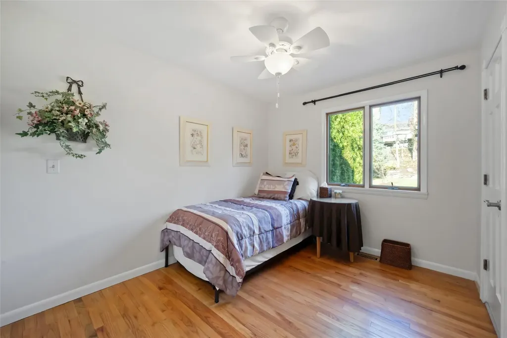 131 Barton Road White Plains NY 10605
