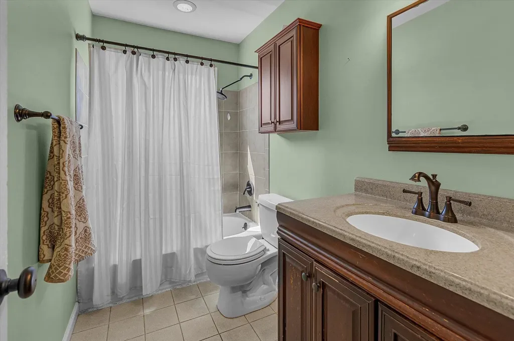 1011 Carll Drive Bay Shore NY 11706