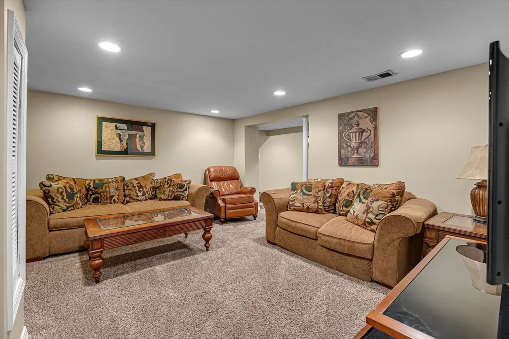 1011 Carll Drive Bay Shore NY 11706