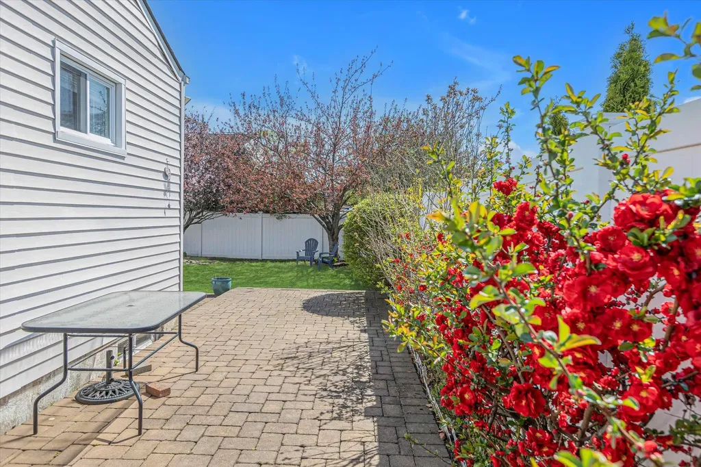 1011 Carll Drive Bay Shore NY 11706