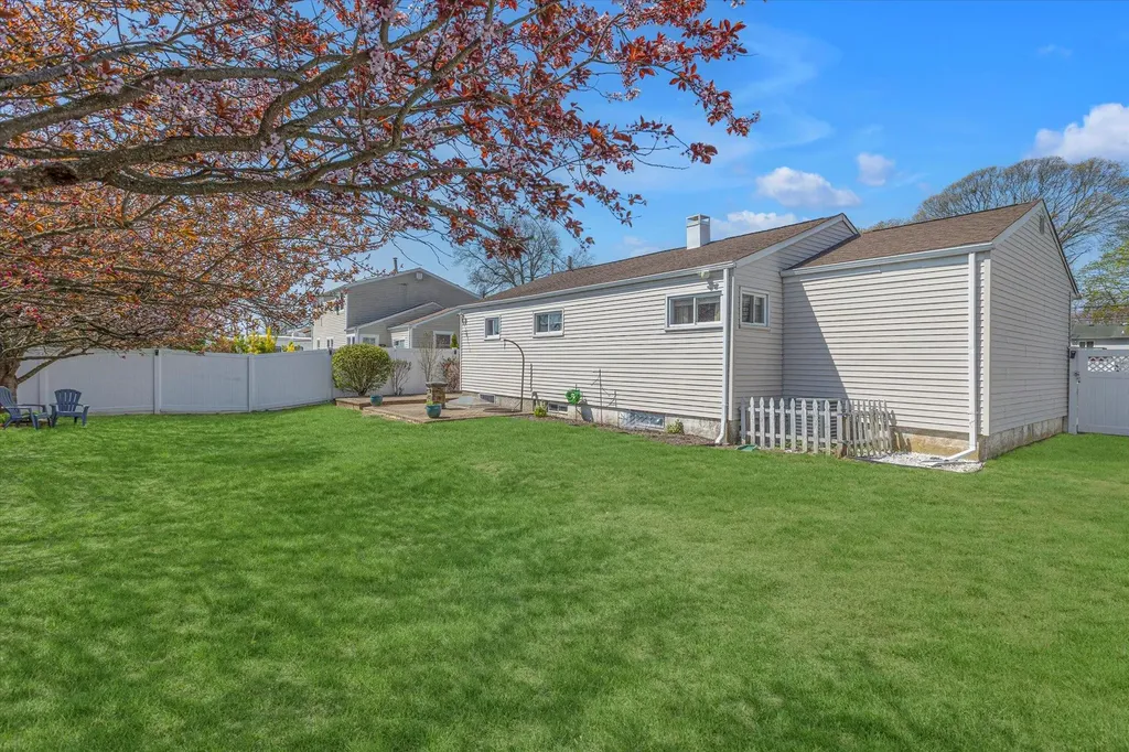 1011 Carll Drive Bay Shore NY 11706