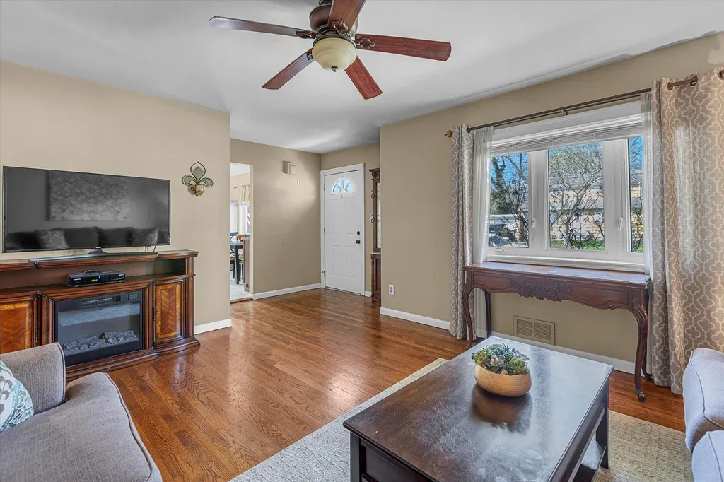1011 Carll Drive Bay Shore NY 11706