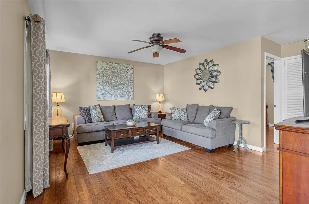 1011 Carll Drive Bay Shore NY 11706