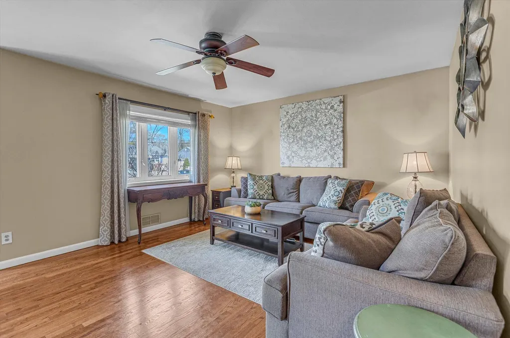 1011 Carll Drive Bay Shore NY 11706