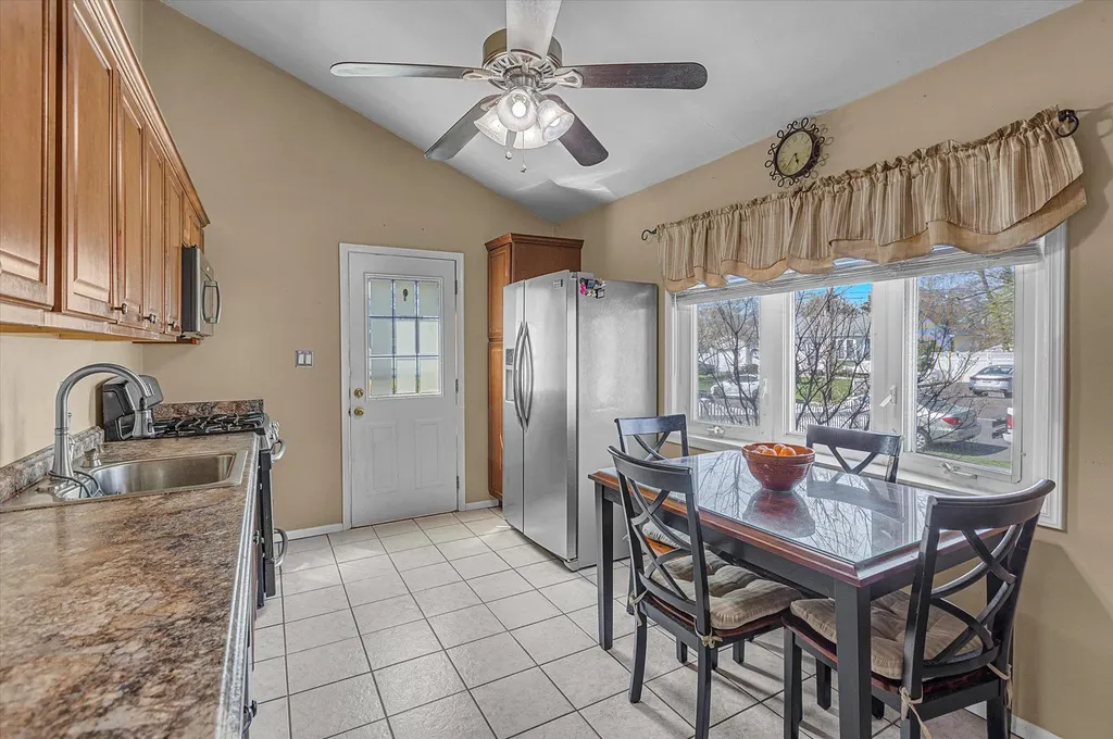 1011 Carll Drive Bay Shore NY 11706